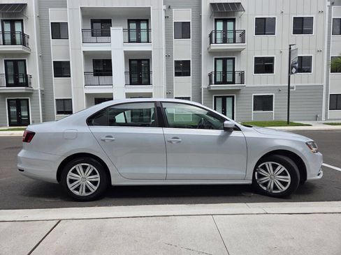 Used 2017 Volkswagen Jetta S image 5
