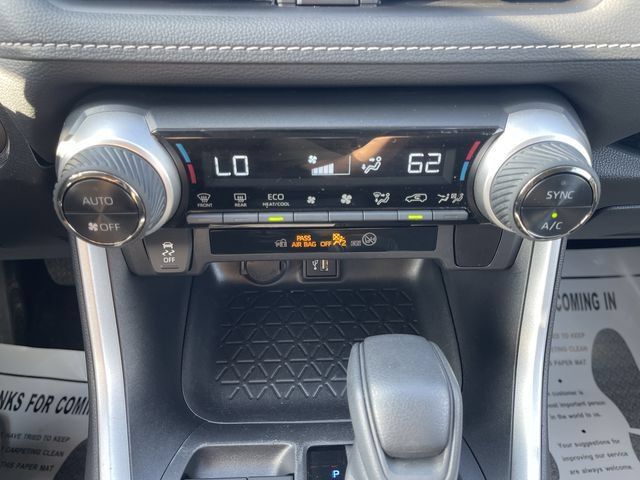Used 2025 Toyota RAV4 XLE AWD/4WD image 19