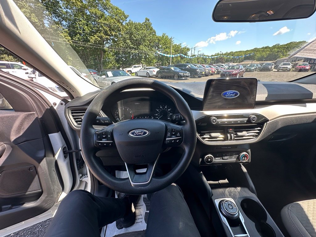 Used 2022 Ford Escape SE FWD image 16