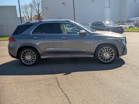 Certified 2025 Mercedes-Benz GLE 580 4MATIC image 2