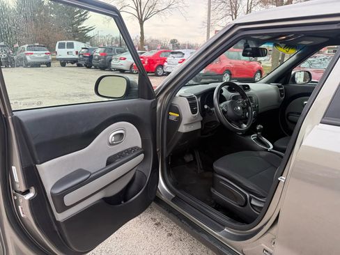 Used 2014 Kia Soul image 9