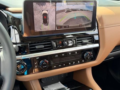 New 2026 Nissan Pathfinder Platinum AWD/4WD image 18