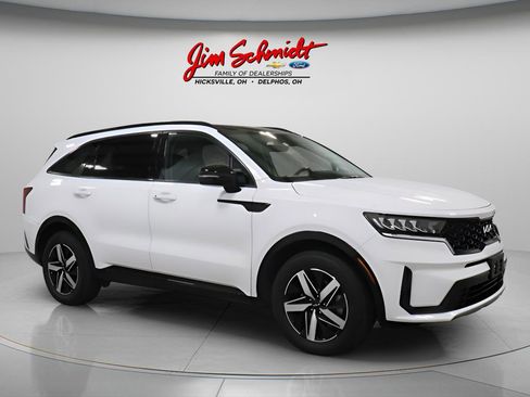 Used 2022 Kia Sorento S w/ Panoramic Sunroof Package FWD image 2