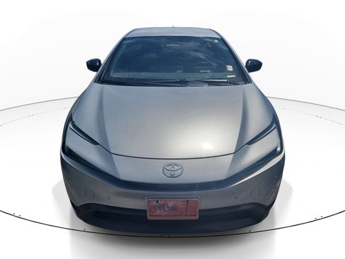 Used 2023 Toyota Prius LE FWD image 2