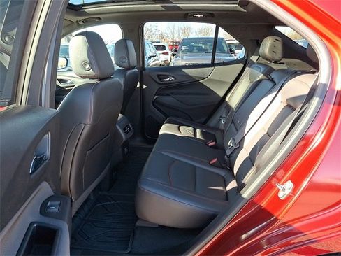 Used 2022 Chevrolet Equinox RS w/ RS Leather Package image 8