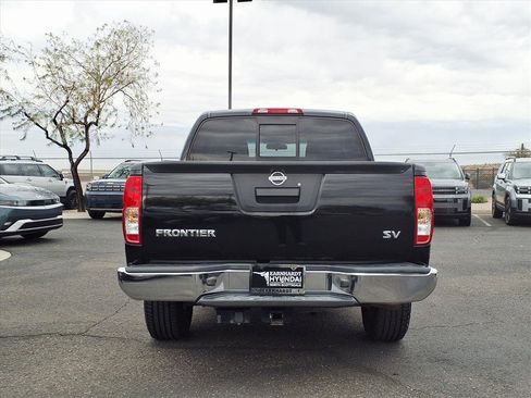 Used 2015 Nissan Frontier SV image 5