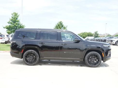 New 2026 Jeep Grand Wagoneer Limited AWD/4WD image 10
