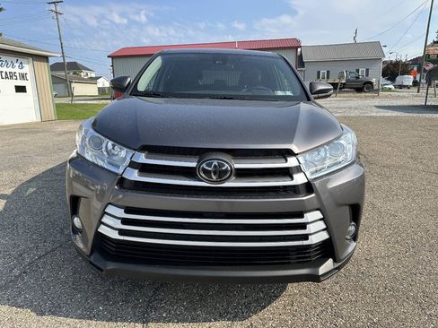 Used 2019 Toyota Highlander Plus AWD/4WD image 12