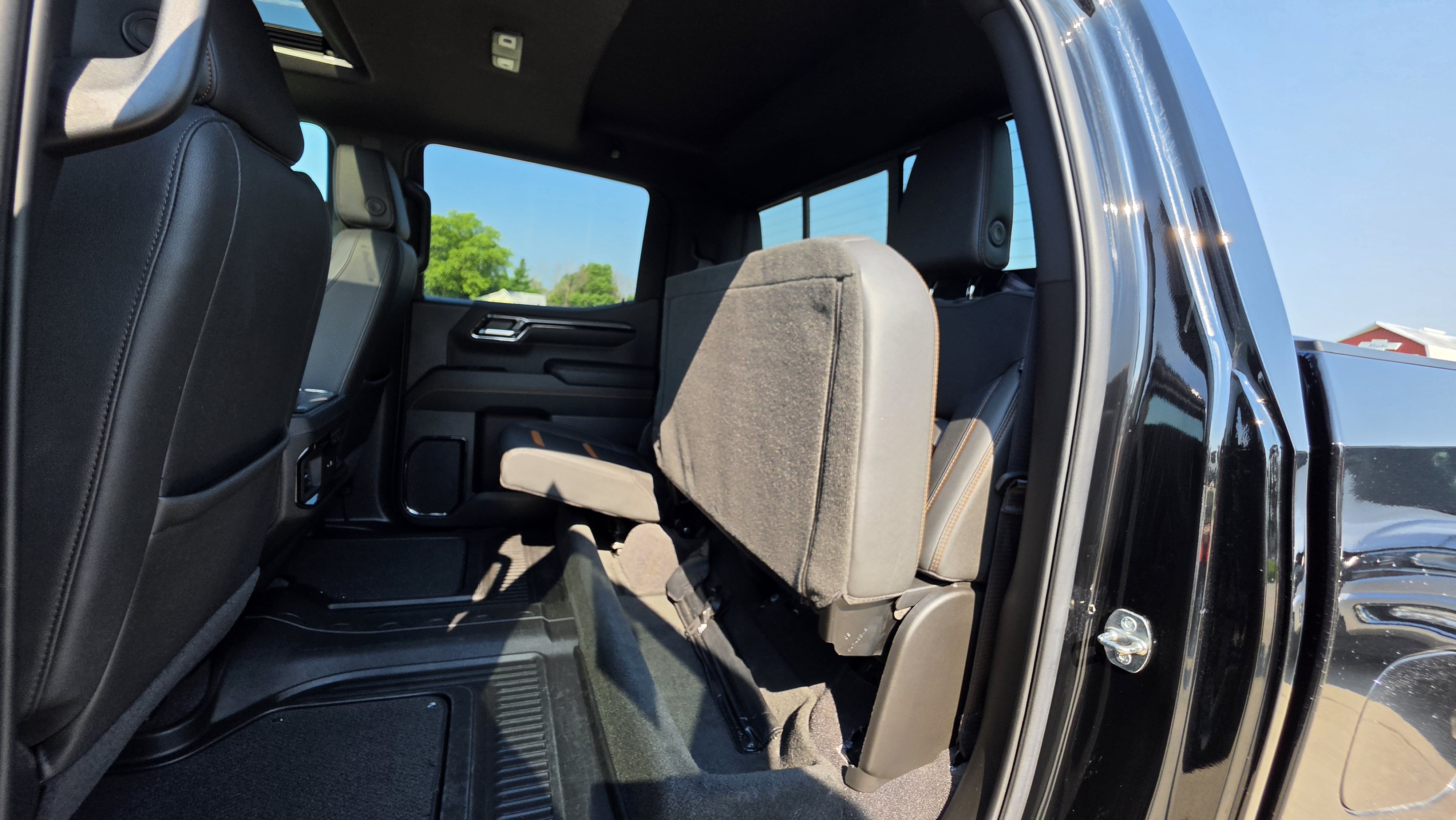 Certified 2023 GMC Sierra 1500 AT4 w/ Technology Package AWD/4WD image 19