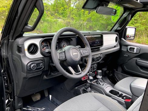 Used 2024 Jeep Wrangler Unlimited Sport AWD/4WD image 14