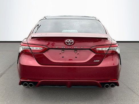 Used 2018 Toyota Camry XSE image 6