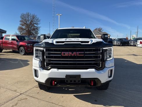 Used 2022 GMC Sierra 2500 AT4 image 2