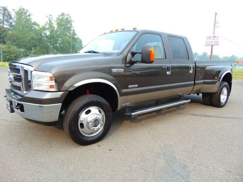 Used 2005 Ford F350 Lariat AWD/4WD image 24