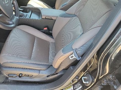 Used 2024 Lexus ES 300h w/ Premium Package FWD image 10