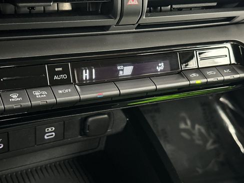 Used 2024 Toyota Prius LE image 19