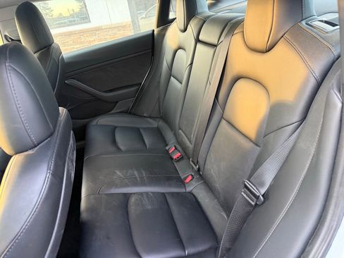 Used 2023 Tesla Model 3 Standard Range image 3