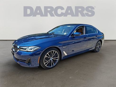 Used 2022 BMW 530e xDrive w/ Convenience Package AWD/4WD image 3