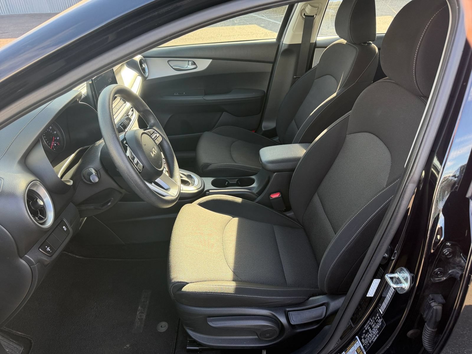 Used 2024 Kia Forte LXS FWD image 27