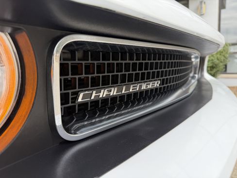 Used 2011 Dodge Challenger image 21