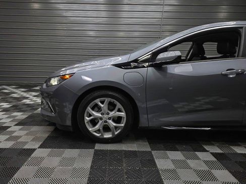 Used 2018 Chevrolet Volt Premier w/ Driver Confidence Package FWD image 37