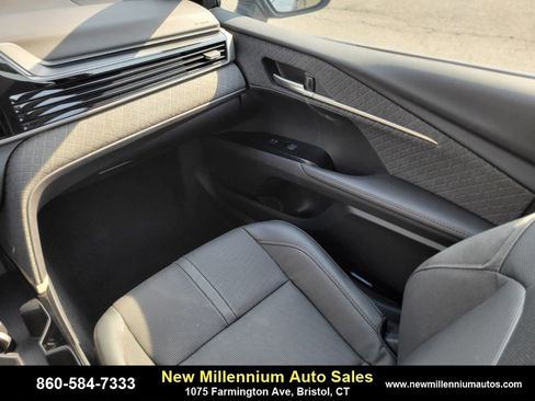 Used 2025 Toyota Camry XLE image 15