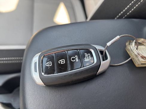 Used 2025 Hyundai Venue SEL FWD image 23