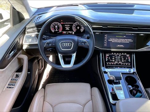 Used 2020 Audi Q8 Prestige w/ Prestige Package image 5