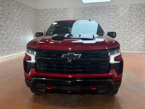 Used 2024 Chevrolet Silverado 1500 LT Trail Boss w/ Convenience Package II image 2