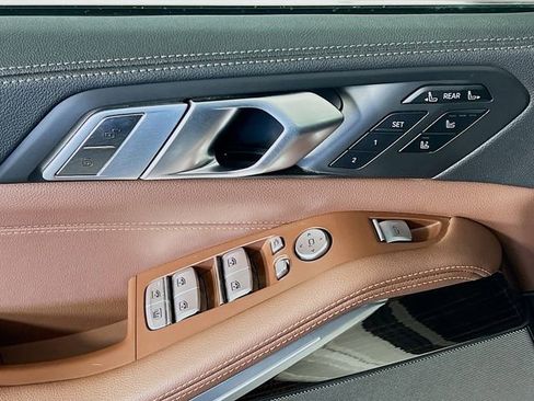 Used 2021 BMW X7 xDrive40i w/ Premium Package image 12