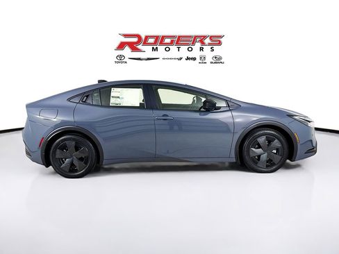 New 2026 Toyota Prius SE image 9