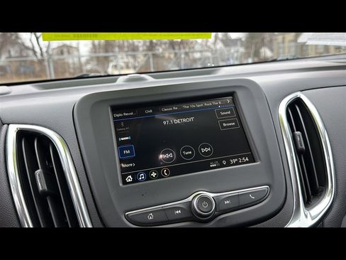 Used 2019 Chevrolet Equinox LT w/ Driver Convenience Package image 18