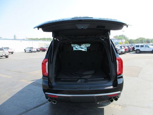 Used 2024 GMC Yukon XL Denali w/ Denali Reserve Package AWD/4WD image 8