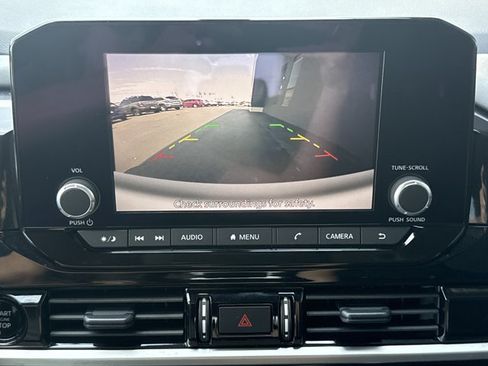 Certified 2025 Nissan Pathfinder SV w/ Black Appearance Package AWD/4WD image 9