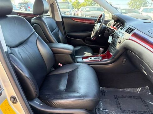 Used 2002 Lexus ES 330 w/ Premium Pkg FWD image 27