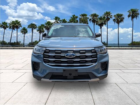 New 2026 Ford Explorer Active RWD image 2