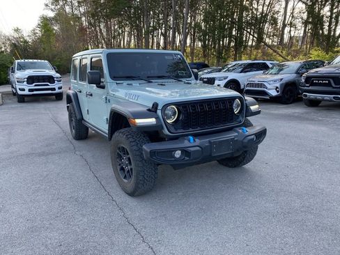 Used 2024 Jeep Wrangler Unlimited image 3