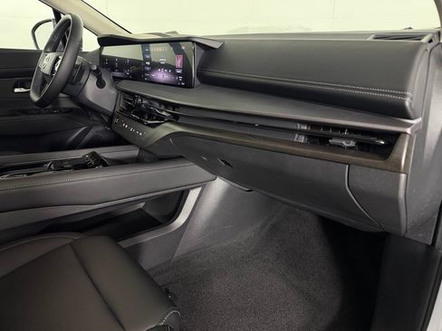 Used 2025 Nissan Murano SV AWD/4WD image 12