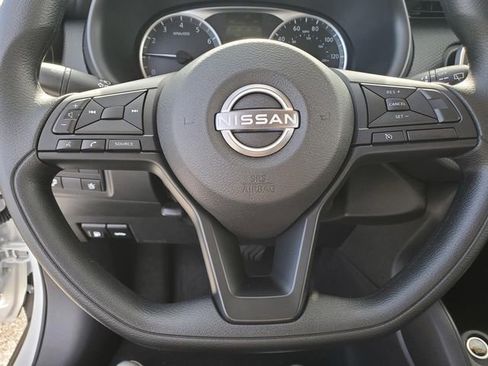Certified 2025 Nissan Kicks Play S image 19