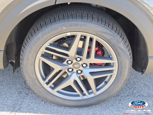 New 2026 Ford Explorer ST w/ Sun And Sound Package image 5