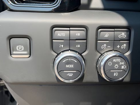 Used 2023 GMC Sierra 1500 AT4X image 20