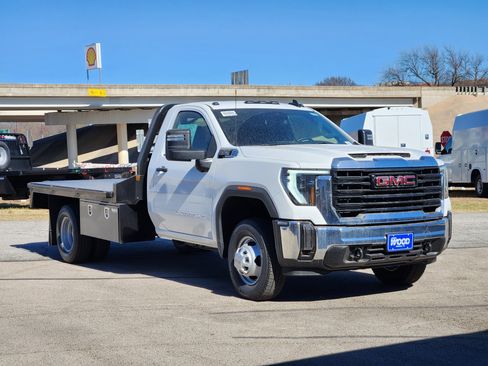 New 2026 GMC Sierra 3500 Pro w/ Convenience Package image 2