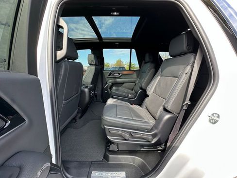 Used 2025 GMC Yukon Denali w/ Sun & Power Step Package image 6