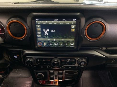 Used 2021 Jeep Gladiator Mojave AWD/4WD image 23