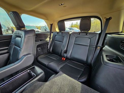 Used 2022 Lincoln Aviator Reserve w/ Equipment Group 201A AWD/4WD image 37