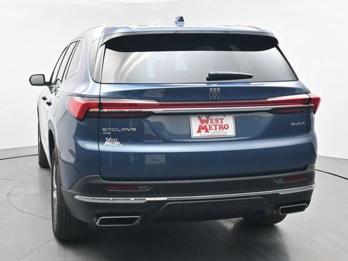 Used 2025 Buick Enclave Preferred AWD/4WD image 32