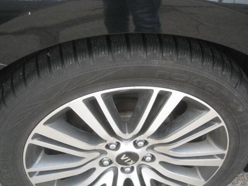 Used 2015 Kia Cadenza Premium w/ Luxury Package image 32