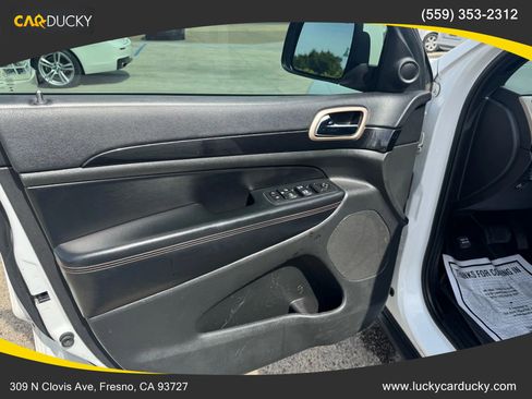 Used 2016 Jeep Grand Cherokee Laredo 75th Anniversary image 10