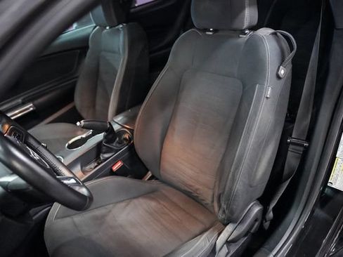 Used 2017 Ford Mustang Coupe RWD image 4