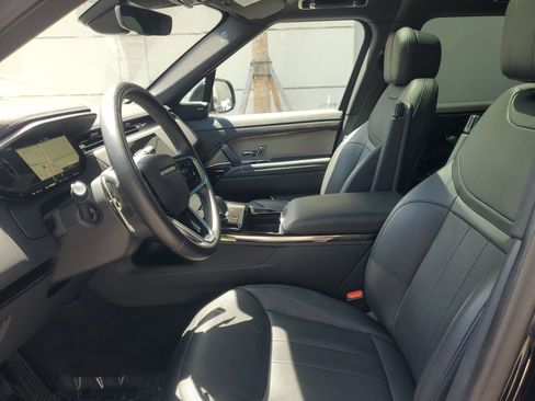 Used 2025 Land Rover Range Rover Sport SE image 15