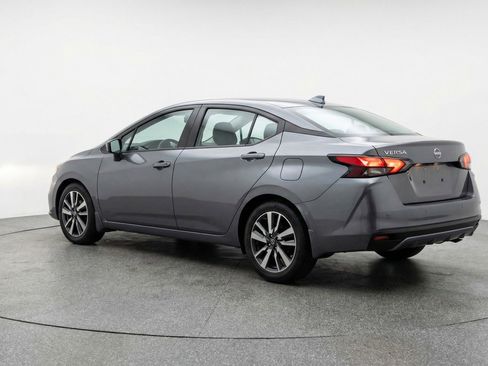 Used 2025 Nissan Versa SV image 6